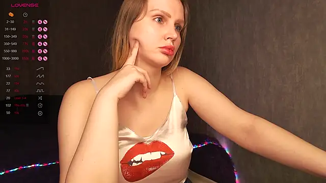 nutcrew online show from December 14, 8:47 pm