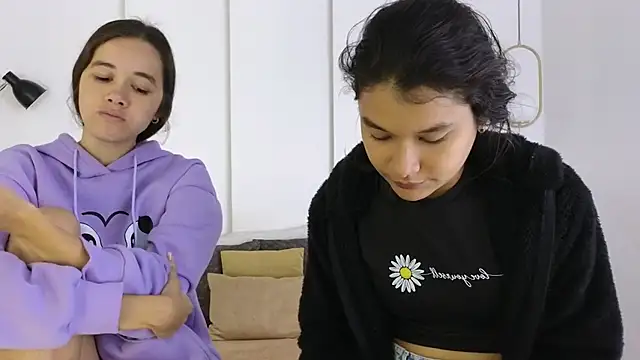 sexychanell 18 online show from April 12, 1:25 pm