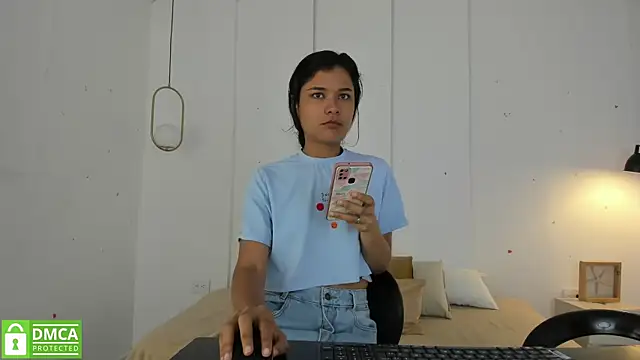 Snapshot of sexychanell_18 chatting on February 17, 12:49 pm sexychanell 18 online show from February 17, 12:49 pm