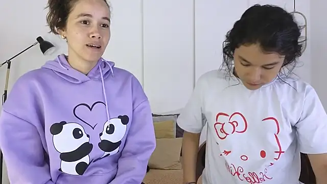 sexychanell 18 online show from April 4, 1:28 pm