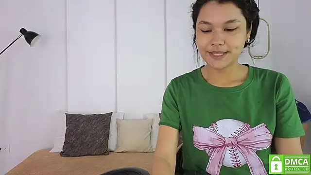 Snapshot of sexychanell_18 chatting on October 17, 1:13 pm sexychanell 18 online show from October 17, 1:13 pm