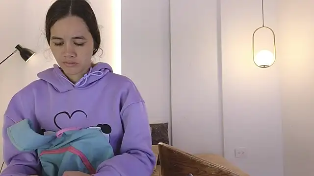 sexychanell 18 online show from April 9, 1:17 pm