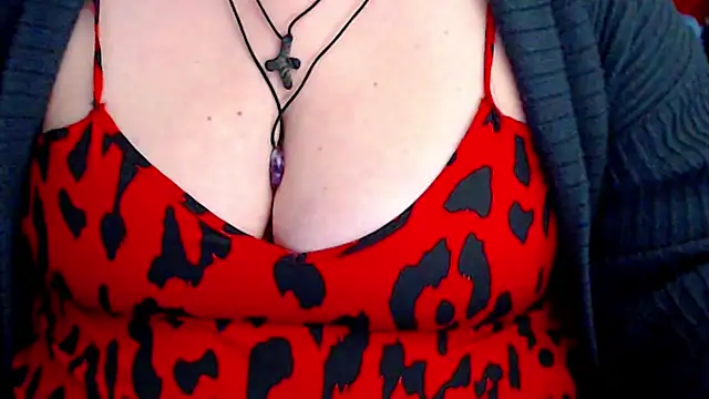 Snapshot of mayasmith chatting on February 8, 9:51 am mayasmith online show from February 8, 9:51 am