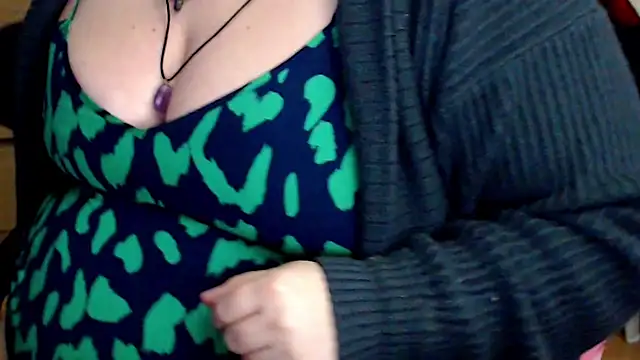 Snapshot of mayasmith chatting on February 21, 10:50 am mayasmith online show from February 21, 10:50 am