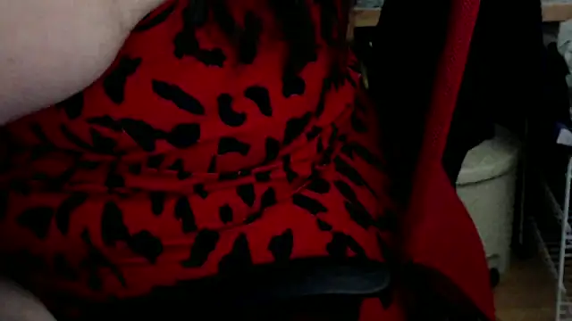 Snapshot of mayasmith chatting on May 21, 6:33 am mayasmith online show from May 21, 6:33 am