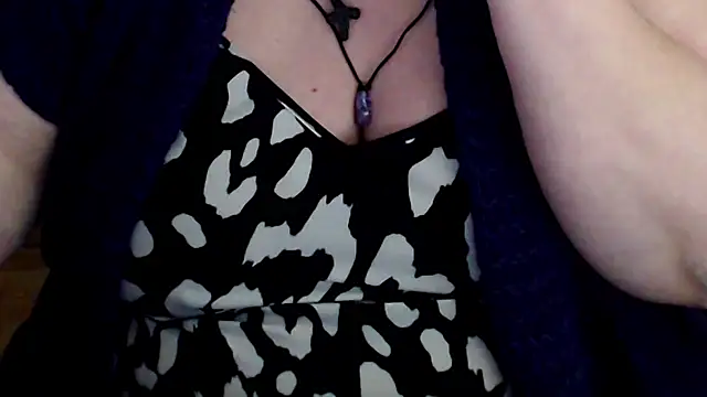 Snapshot of mayasmith chatting on May 19, 8:21 am mayasmith online show from May 19, 8:21 am