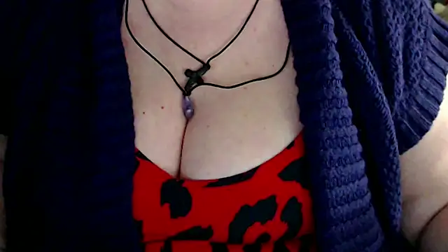 Snapshot of mayasmith chatting on April 28, 12:20 pm mayasmith online show from April 28, 12:20 pm