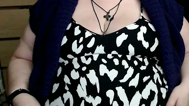 mayasmith online show from November 22, 8:40 pm