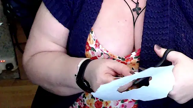 mayasmith online show from November 15, 9:30 pm