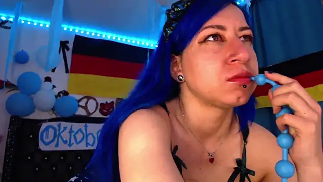 pussytight pervert online show from October 2, 11:19 pm