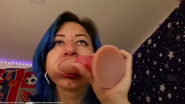 Snapshot of pussytight_pervert chatting on June 13, 11:02 pm pussytight pervert online show from June 13, 11:02 pm