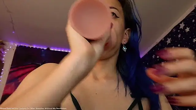 Snapshot of pussytight_pervert chatting on May 26, 12:53 am pussytight pervert online show from May 26, 12:53 am