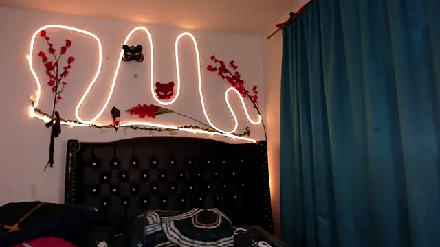 pussytight pervert online show from March 18, 7:55 pm