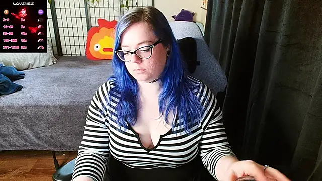 Snapshot of KiraSpitQueen chatting on February 2, 2:27 am KiraSpitQueen online show from February 2, 2:27 am