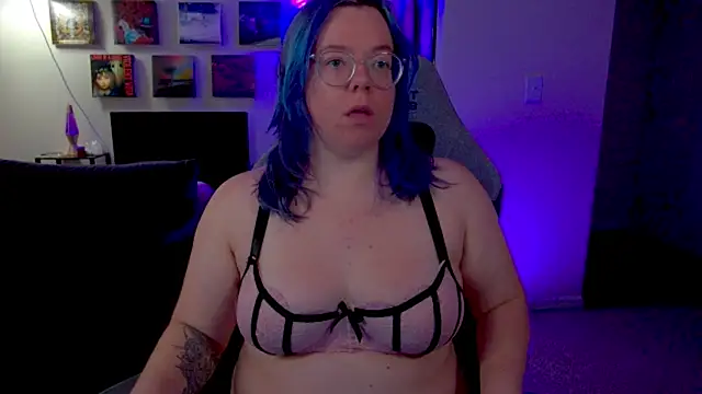 KiraSpitQueen online show from May 25, 3:39 am