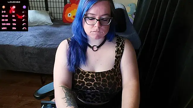 Snapshot of KiraSpitQueen chatting on February 7, 3:34 am KiraSpitQueen online show from February 7, 3:34 am