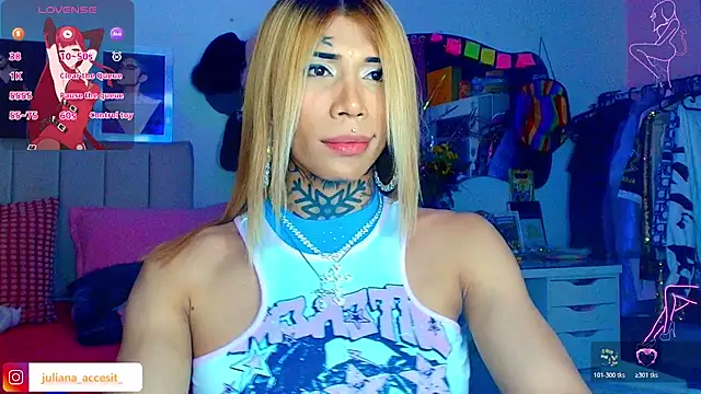 caroline cossei online show from March 11, 12:26 am