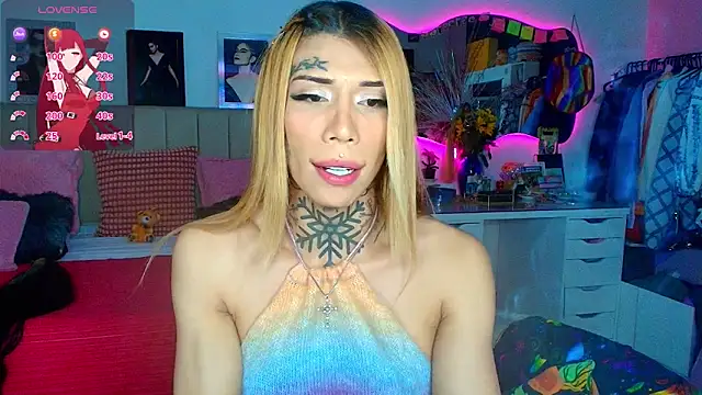 caroline cossei online show from March 7, 1:12 am