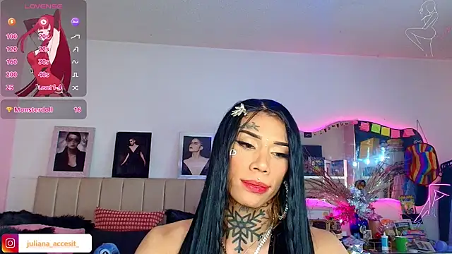 caroline cossei online show from March 18, 6:53 pm