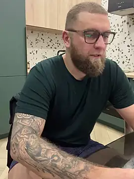 Snapshot of Bear_bear_ chatting on February 25, 9:04 pm Bear bear online show from February 25, 9:04 pm