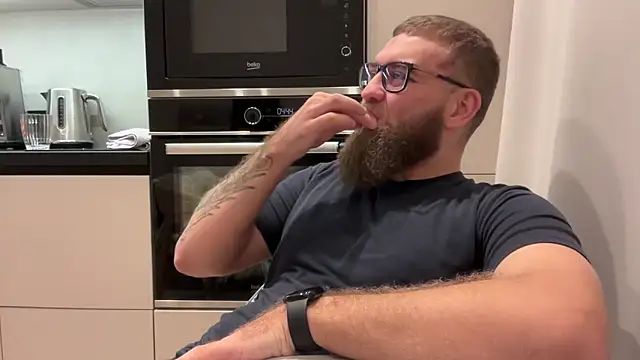 Bear bear  online show from November 12, 11:25 am