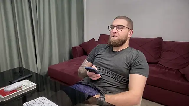 Snapshot of Bear_bear_ chatting on March 9, 8:31 pm Bear bear online show from March 9, 8:31 pm
