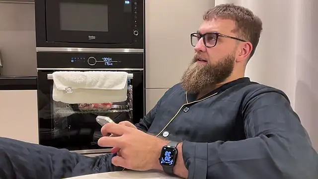 Bear bear  online show from January 5, 5:38 pm