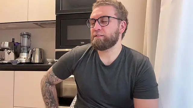 Bear bear  online show from April 7, 7:43 am