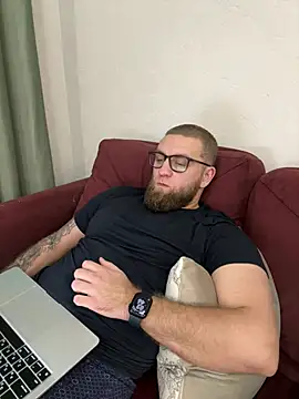 Snapshot of Bear_bear_ chatting on February 27, 11:48 pm Bear bear online show from February 27, 11:48 pm
