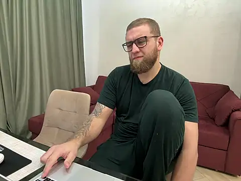 Snapshot of Bear_bear_ chatting on March 13, 10:57 am Bear bear online show from March 13, 10:57 am