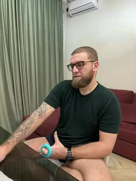 Snapshot of Bear_bear_ chatting on March 12, 4:19 am Bear bear online show from March 12, 4:19 am