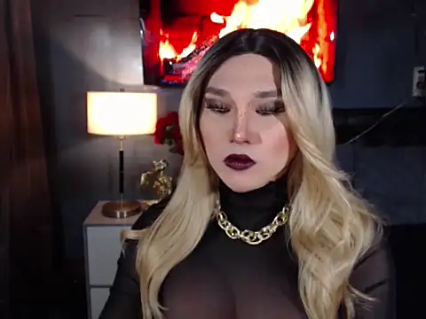 QueenMariaHard online show from November 2, 2:22 pm