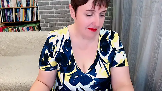 Snapshot of Rainbow_lady chatting on October 23, 2:43 am Rainbow lady online show from October 23, 2:43 am