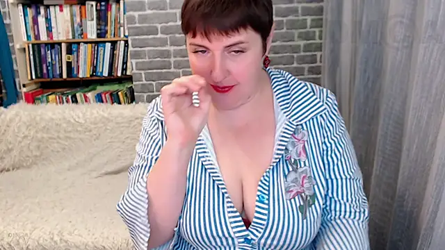 Snapshot of Rainbow_lady chatting on October 24, 3:38 am Rainbow lady online show from October 24, 3:38 am