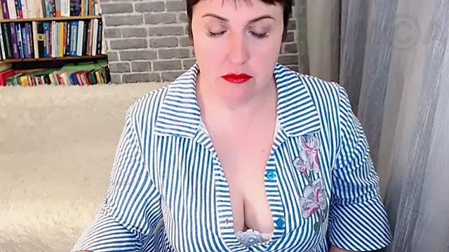 Snapshot of Rainbow_lady chatting on October 27, 7:31 am Rainbow lady online show from October 27, 7:31 am