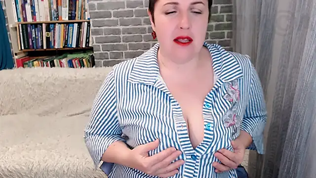 Snapshot of Rainbow_lady chatting on October 25, 2:44 am Rainbow lady online show from October 25, 2:44 am