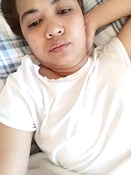 xTheLastVIRGINx online show from April 15, 12:05 am