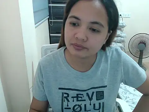 xTheLastVIRGINx online show from March 29, 1:24 pm