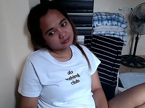 xTheLastVIRGINx online show from February 12, 5:51 am