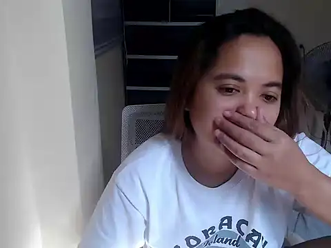 xTheLastVIRGINx online show from February 18, 6:11 am