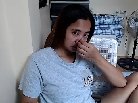 xTheLastVIRGINx online show from February 6, 5:47 am