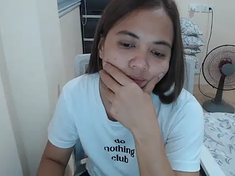 xTheLastVIRGINx online show from April 19, 12:17 pm