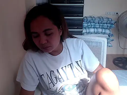 xTheLastVIRGINx online show from February 19, 6:32 am