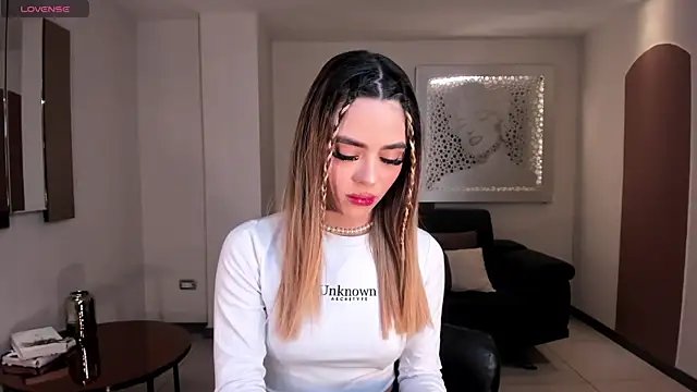 Snapshot of JuanitaClay chatting on March 16, 10:42 pm JuanitaClay online show from March 16, 10:42 pm