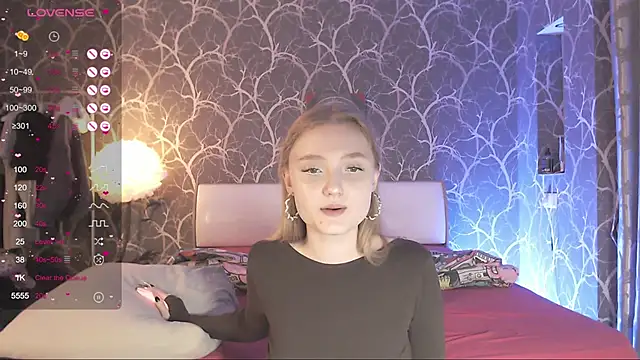 MiaMiaMeow online show from November 30, 4:08 pm