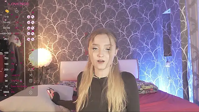 MiaMiaMeow online show from February 28, 12:49 pm