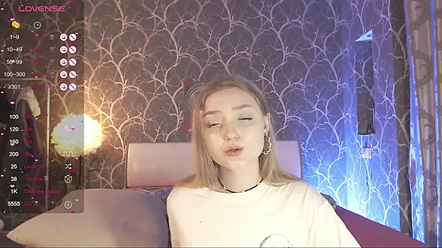 MiaMiaMeow online show from February 10, 4:39 pm