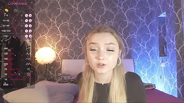 MiaMiaMeow online show from March 14, 3:18 pm