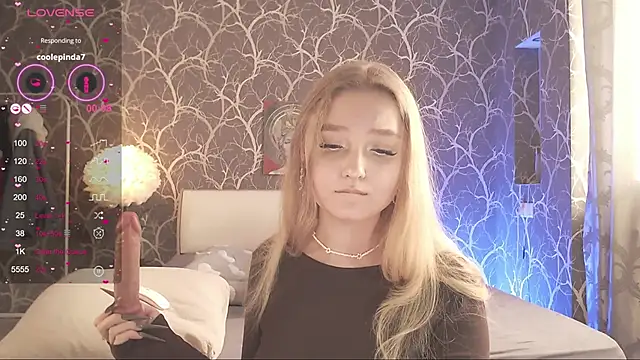 MiaMiaMeow online show from March 21, 1:48 pm