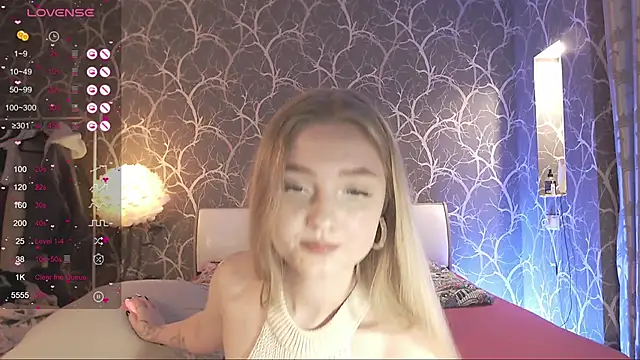 MiaMiaMeow online show from November 21, 4:06 pm